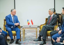 Președintele Republicii Moldova a avut o întrevedere cu Prim-ministrul Republicii Singapore