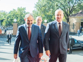 Igor Dodon a avut o întrevedere cu Nikol Pașinian