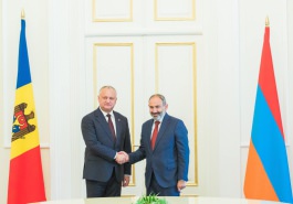 Igor Dodon a avut o întrevedere cu Nikol Pașinian