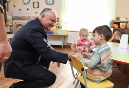 Igor Dodon a întreprins o vizită de lucru în satul său natal, Sadova