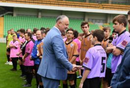 Igor Dodon a participat la ceremonia de deschidere a primei ediții a Cupei Președintelui la fotbal între copii