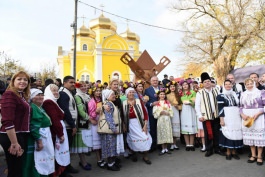 Игорь Додон принял участие в Фестивале гагаузского вина „Gagauz şarap yortusu”