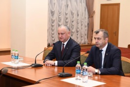 Igor Dodon i-a prezenentat pe noul prim-ministru, ministrul Afacerilor Interne, ministrul Finanţelor și ministrul Apărării angajaților instituțiilor de resort