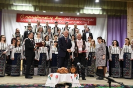 Igor Dodon a vizitat colholzul „Pobeda” din satul Copceac, UTA Găgăuzia și a participat la sărbătoarea dedicată agricultorilor din Taraclia