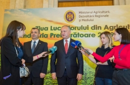 Igor Dodon a participat la ceremonia consacrată Zilei lucrătorului din agricultură şi industria prelucrătoare