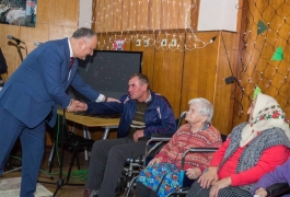 Igor Dodon a vizitat Centrul de plasament pentru persoane vîrstnice și cu dizabilități din Chișinău