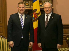 Ministrul de externe al Canadei, John Baird, a transmis un mesaj de solidaritate cu poporul Republicii Moldova în contextul regional actual dificil