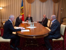 Moldovan president appoints five magistrates