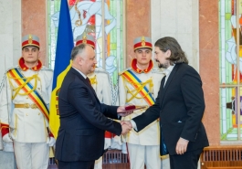 Igor Dodon a înmînat înalte distincții de stat