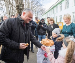 Igor Dodon a vizitat grădinița-creșă „Scufița Roșie” din satul Doroțcaia