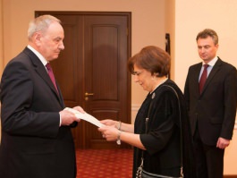 Moldovan president receives accreditation letters of five envoys