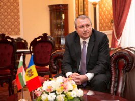 Moldovan president receives accreditation letters of five envoys