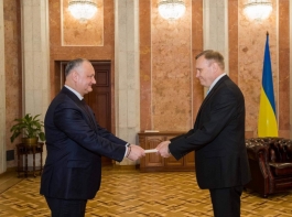 Igor Dodon a primit scrisorile de acreditare din partea a cinci ambasadori agreați