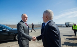 Igor Dodon a inspectat lucrările de reconstrucție a drumului național M2