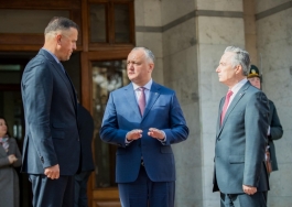 Igor Dodon a prezentat efectivelor a două ministere pe noii miniștri