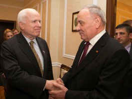 John McCain: „Moldova may count on the Unites States’ support”