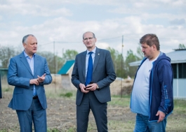 Igor Dodon s-a familiarizat cu activitatea a două întreprinderi agricole din raionul Rezina