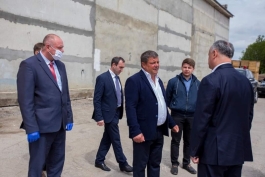 Igor Dodon s-a familiarizat cu activitatea a două întreprinderi agricole din raionul Fălești