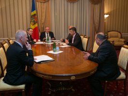 President Nicolae Timofti reappoints five judges