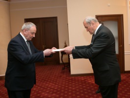 Moldovan president receives accreditation letters of five ambassadors