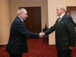 Moldovan president receives accreditation letters of five ambassadors