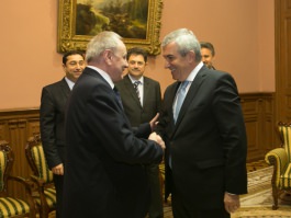 Președintele Nicolae Timofti a avut o întrevedere cu președintele Senatului României, Călin Popescu-Tăriceanu