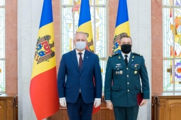 Președințele țării a înmânat înalte distincții de stat unui grup de cetățeni din domeniul militar