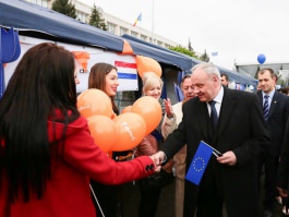 President Nicolae Timofti attends events dedicated to Europe Day