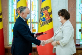 Igor Dodon a înmânat înalte distincții de stat unui grup de cetățeni