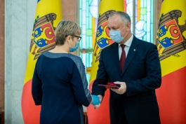 Igor Dodon a înmânat înalte distincții de stat unui grup de cetățeni