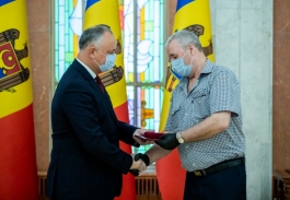 Igor Dodon a înmânat înalte distincții de stat unui grup de cetățeni