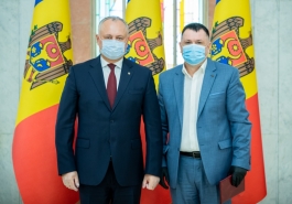 Igor Dodon a înmânat înalte distincții de stat unui grup de cetățeni