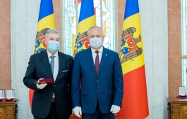 Președintele Republicii Moldova a înmânat distincții de stat unui grup de medici 