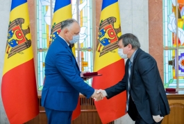 Igor Dodon a înmânat distincții de stat unor cetățeni ai țării