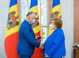 Igor Dodon a înmânat distincții de stat unor cetățeni ai țării