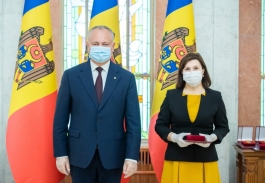 Igor Dodon a înmânat înalte distincții de stat unor cetățeni ai Republicii Moldova