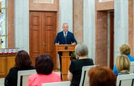 Igor Dodon a înmânat înalte distincții de stat unor cetățeni ai Republicii Moldova