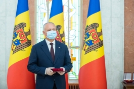 Igor Dodon a înmânat înalte distincții de stat unor cetățeni ai Republicii Moldova