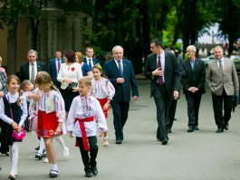 Президент Николае Тимофти принял группу учащихся и преподавателей лицеев с преподаванием на румынском языке приднестровского региона