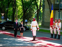 Moldovan president receives accreditation letters of two new envoys