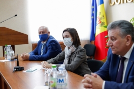 Președintele Republicii Moldova, Maia Sandu, s-a întâlnit cu primari, medici și antreprenori din raionul Edineț