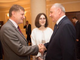 Moldovan president, NATO high-ranking official tackle cooperation, regional situation, security