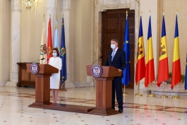 Preşedinţii Maia Sandu şi Klaus Iohannis au discutat despre relansarea mai multor proiecte de interes pentru cetățenii din Republica Moldova şi România