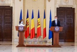 Preşedinţii Maia Sandu şi Klaus Iohannis au discutat despre relansarea mai multor proiecte de interes pentru cetățenii din Republica Moldova şi România