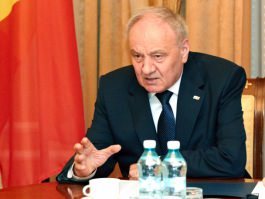 Moldovan president appoints six judges