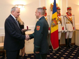 Președintele Republicii Moldova, Nicolae Timofti, a înmânat distincţii de stat unui grup de cetățeni