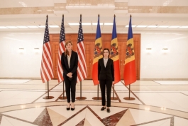 Președinta Maia Sandu în discuția cu Samantha Power, Administratoarea USAID: „Ne dorim să construim o țară competitivă, inovatoare și rezilientă, dar pentru asta avem nevoie de pace”