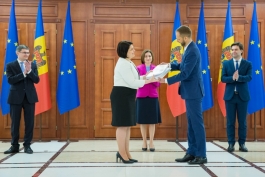 Mesajul Președintei Maia Sandu la ceremonia de transmitere a chestionarului completat de aderare la Uniunea Europeană a Republicii Moldova