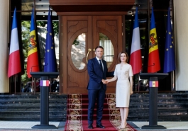 Press Statement by President of the Republic of Moldova, H.E. Maia Sandu after the meeting with the President of the French Republic, H.E. Emmanuel Macron 