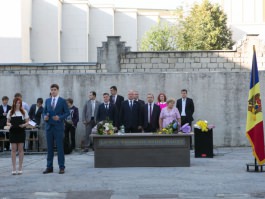 Președintele Nicolae Timofti a participat la ceremonia de deschidere a noului an școlar la Liceul „Spiru Haret” din capitală